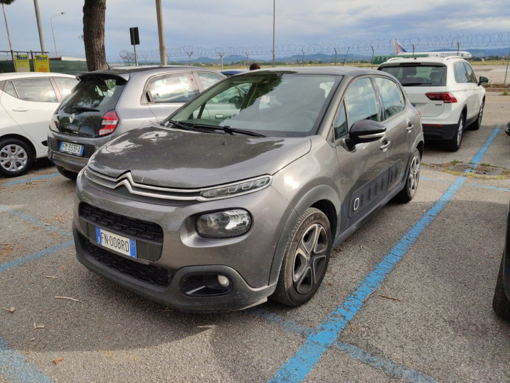 Citroen, на котором мы проехали 1500 километров.